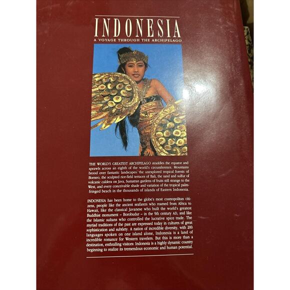 Indonesia : A Voyage Through the Archipelago by 45 of the Worldm S Leading... - Picture 2 of 3
